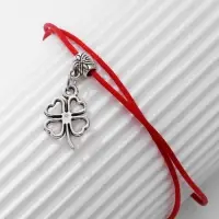Браслет-оберег &laquo;Красная нить&raquo;, на удачу, клевер контурный, цвет серебро, 23 см