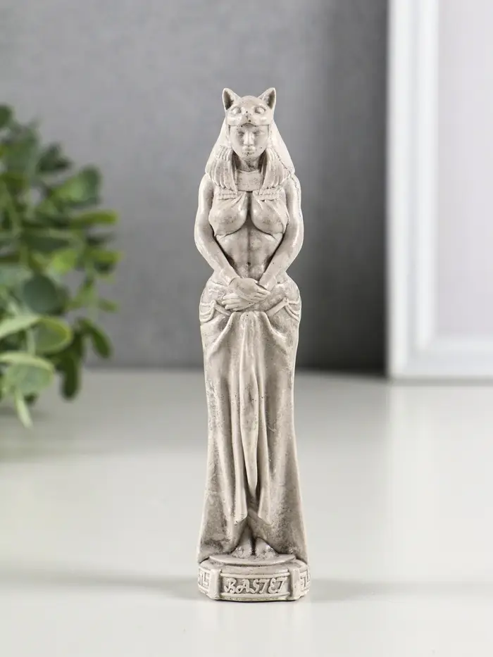 Фигура гипс "Богиня Египта" 14х3 см, под камень Фигура гипс "Богиня Египта" 14х3 см, под камень