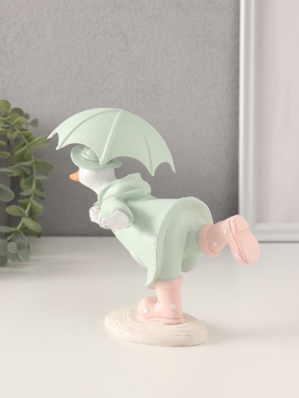 Сувенир полистоун Сувенир полистоун "Утка в зелёном дождевике в сапогах в горох, с зонтом" 15х9х12,5 см