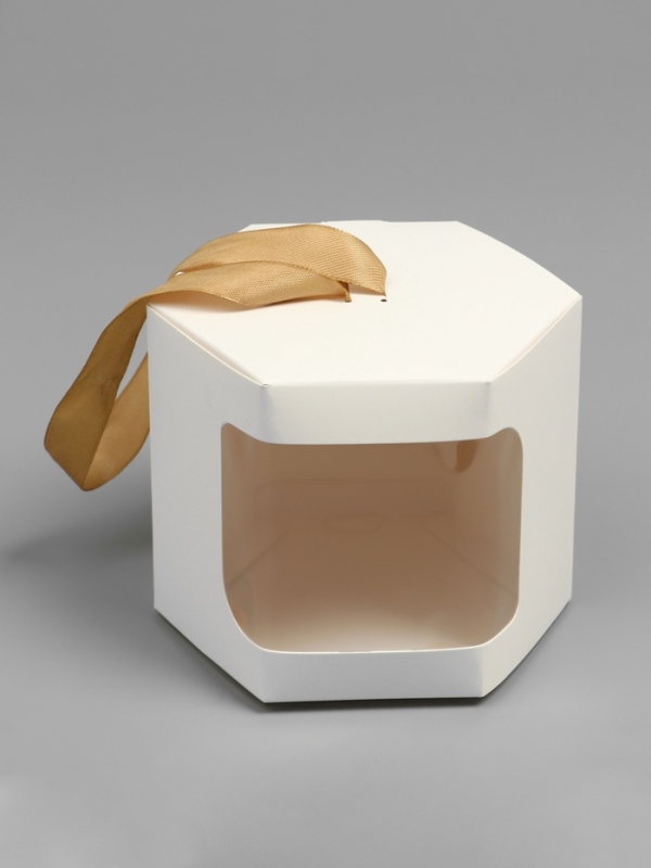 Коробка подарочная шестигранная, с окном, белая, 18 х 10 х 10 см Коробка подарочная шестигранная, с окном, белая, 18 х 10 х 10 см