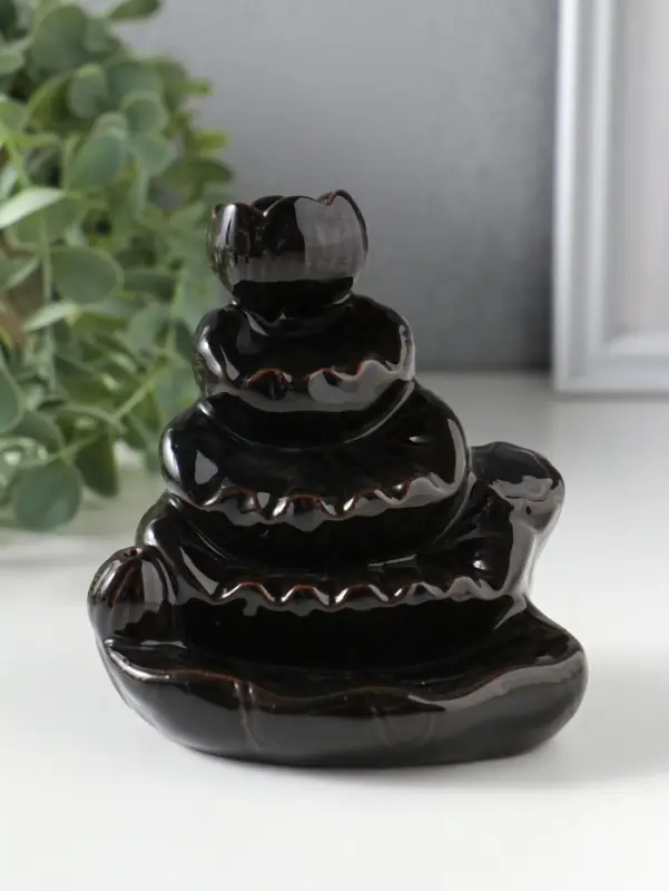 Подставка для благовоний &laquo;Гора камней&raquo;, стелющийся дым, 8&times;6&times;9 см