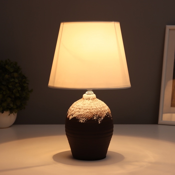 Лампа настольная Лампа настольная "Бо" 1х40Вт Е14 коричневый 19,5х19,5х33см