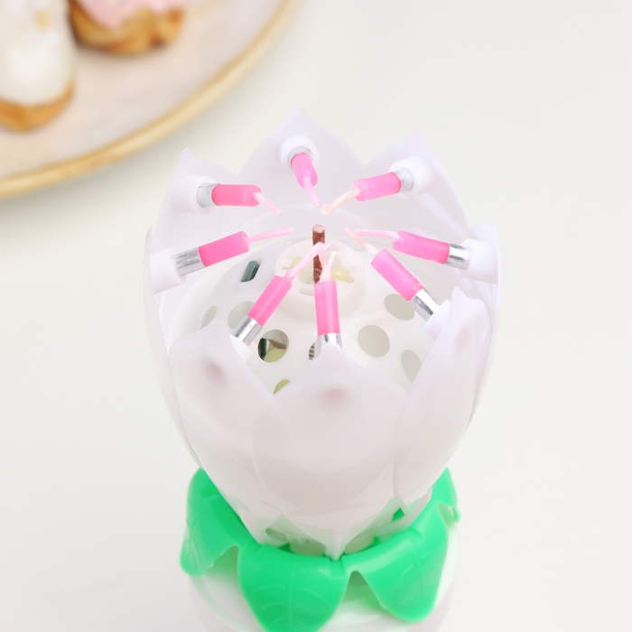 Свеча для торта музыкальная  Свеча для торта музыкальная "Тюльпан", крутящаяся, белая, 14,5×6 см