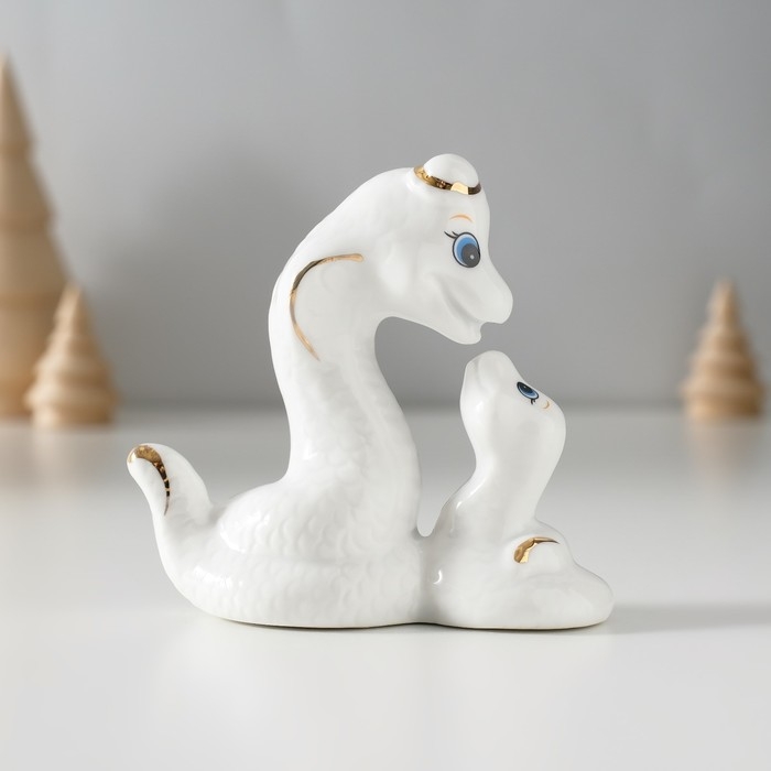 Сувенир керамика Сувенир керамика "Папа змей и малыш" белый с золотом 4х9х8 см