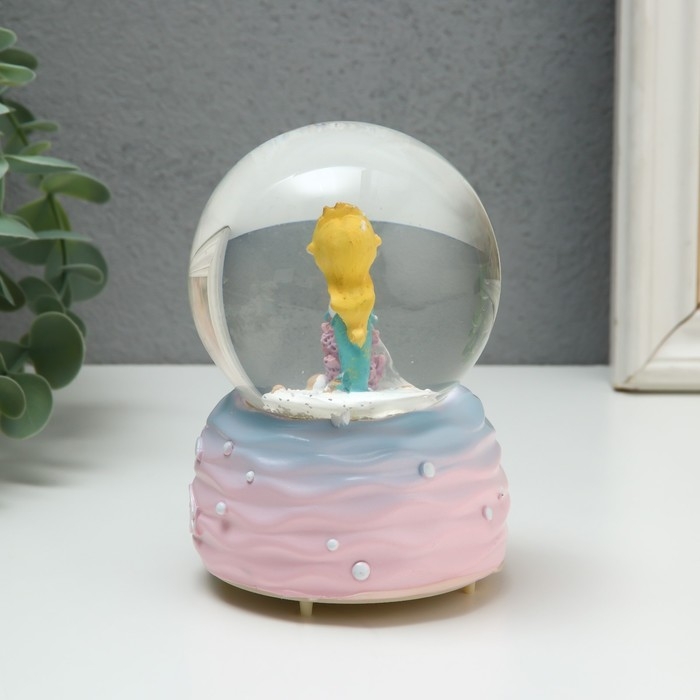 Сувенир полистоун водяной шар музыка, свет Сувенир полистоун водяной шар музыка, свет "Русалка и рыбка" МИКС 8х8х12 см