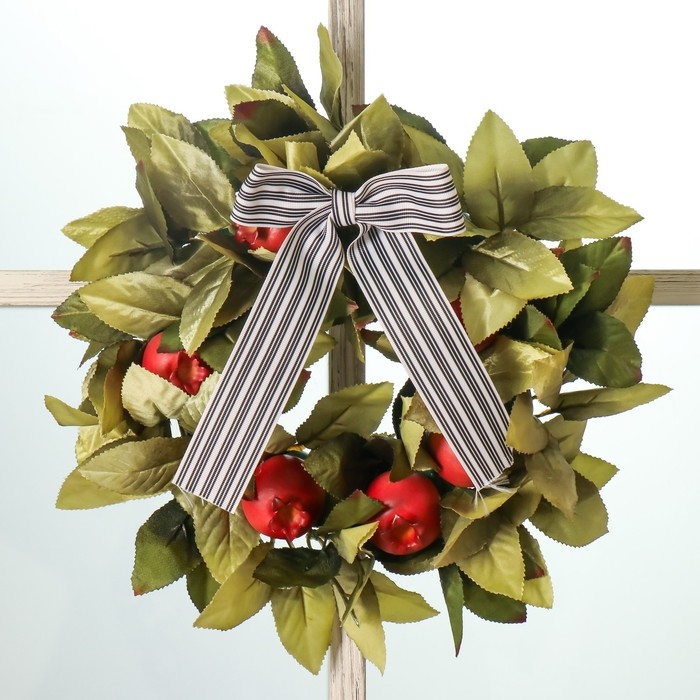 Венок на дверь интерьерный Венок на дверь интерьерный "Гранаты" d=35 см