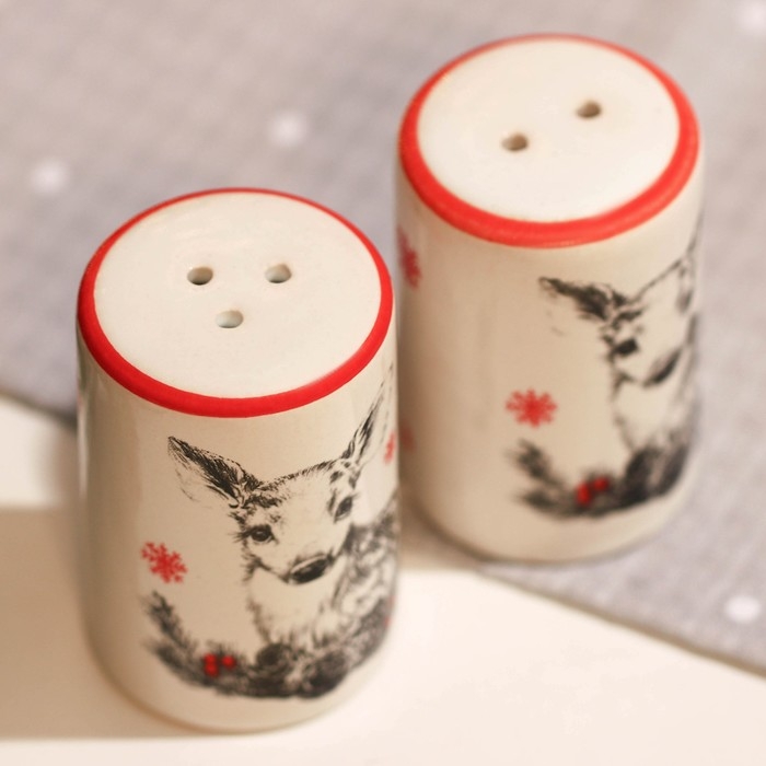 Новый год. Набор для специй керамический «Оленята», 12х6.5х7 см, цвет белый Новый год. Набор для специй керамический «Оленята», 12х6.5х7 см, цвет белый