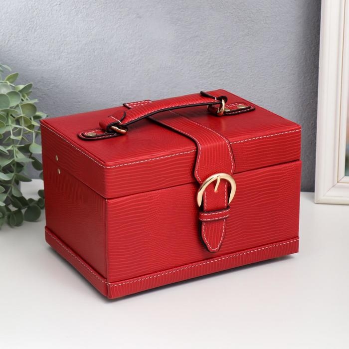 Шкатулка кожзам для украшений сундучок  Шкатулка кожзам для украшений сундучок "Рептилия красная" с пряжкой 16х22х14 см