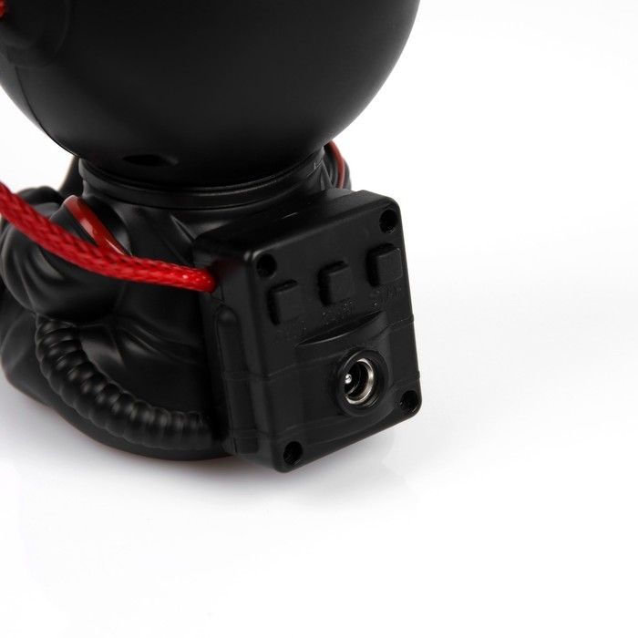 Световой прибор «Космонавт со звездой» 13 см, свечение RGB, пульт ДУ, 5 В, чёрный Световой прибор «Космонавт со звездой» 13 см, свечение RGB, пульт ДУ, 5 В, чёрный