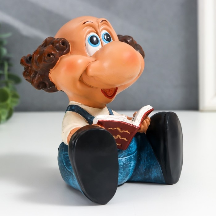 Сувенир полистоун подставка под очки  Сувенир полистоун подставка под очки "Дедуля с книгой" 13х10х11 см