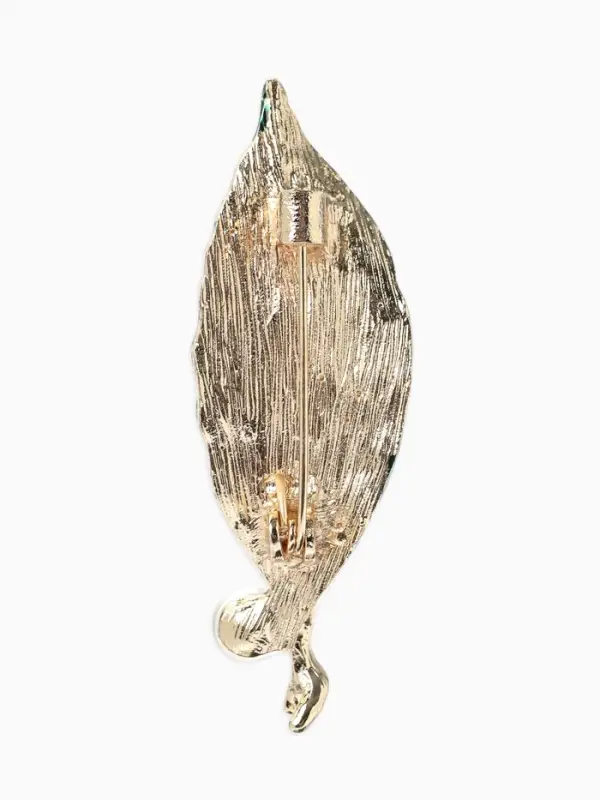 Брошь &laquo;Лист&raquo; жемчуг, стразы, цвет зелёный в золоте