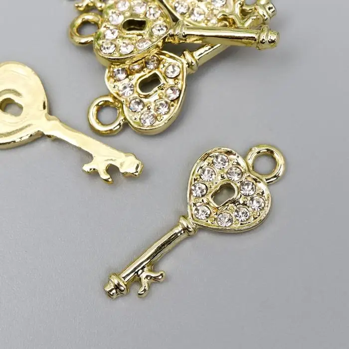 Металлический элемент, декоративная подвеска «Арт Узор. Ключик», стразы, 2.3×1 см