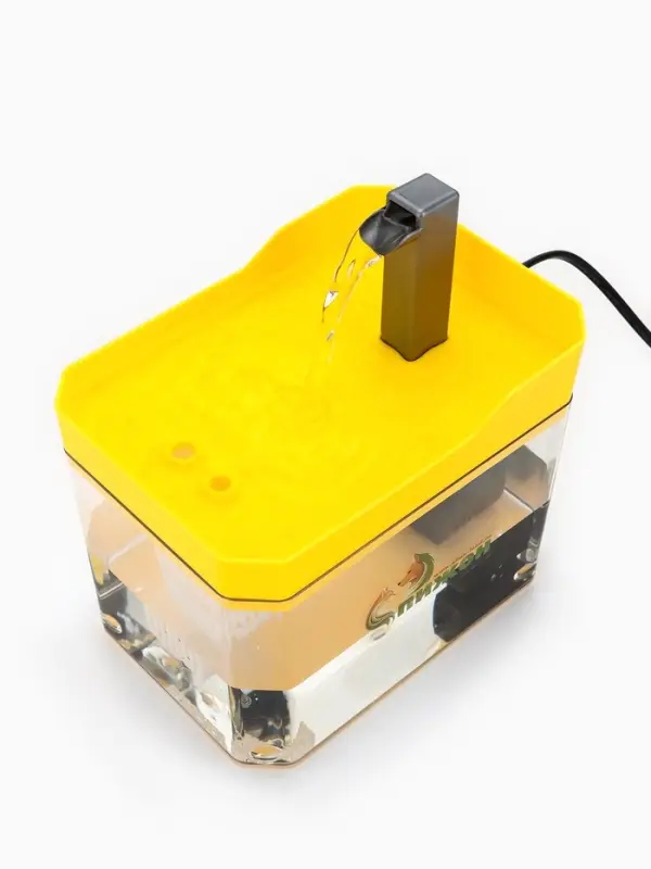 Фонтан для кошек и собак 1,5 л, 16,5 х 11,5 х 12 см, евророзетка, жёлтый Фонтан для кошек и собак 1,5 л, 16,5 х 11,5 х 12 см, евророзетка, жёлтый