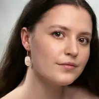 Серьги с эмалью &laquo;Лапка&raquo;, кота, розово-белые в золоте