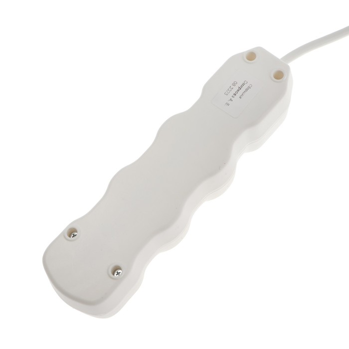 Удлинитель Luazon Lighting ECO, 3 розетки, 2.7 м, 16 А, 3500 Вт, ПВС 3х1 мм2, с з/к, с выкл Удлинитель Luazon Lighting ECO, 3 розетки, 2.7 м, 16 А, 3500 Вт, ПВС 3х1 мм2, с з/к, с выкл