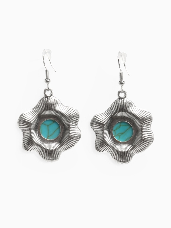 Серьги «Бирюзовый мир» круг в волне, голубые в чернённом серебре Серьги «Бирюзовый мир» круг в волне, голубые в чернённом серебре