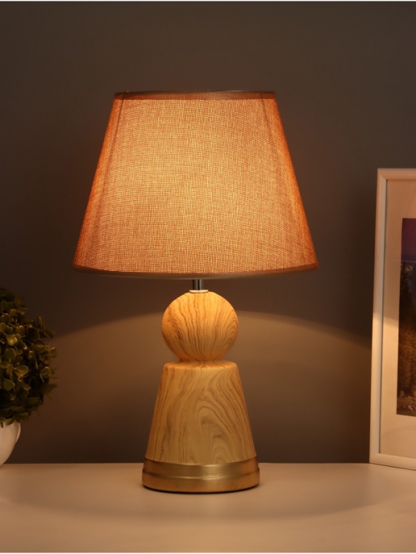 Лампа настольная Лампа настольная "Мудрость" 1х40Вт Е27 бежевый 25х25х39,5см МОДЕЛЬ: