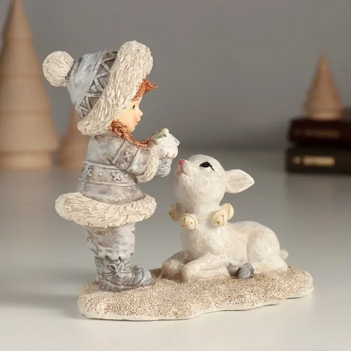 Фигурка полистоун &laquo;Малышка и белый оленёнок&raquo;, 12.5&times;6.5&times;11.5 см