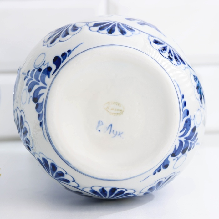 Ваза «Катерина», 11×11×30 см, гжель Ваза «Катерина», 11×11×30 см, гжель