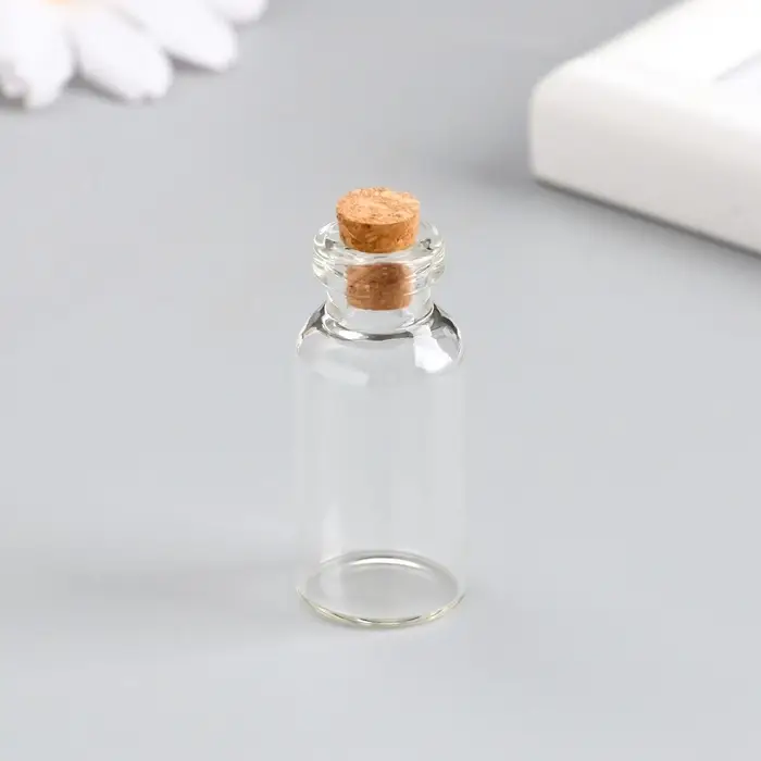 Маленькая стеклянная баночка прозрачная «Бутылочка с пробкой», для творчества и декора, 5 мл, 4×1.8×1.8 см Маленькая стеклянная баночка прозрачная «Бутылочка с пробкой», для творчества и декора, 5 мл, 4×1.8×1.8 см