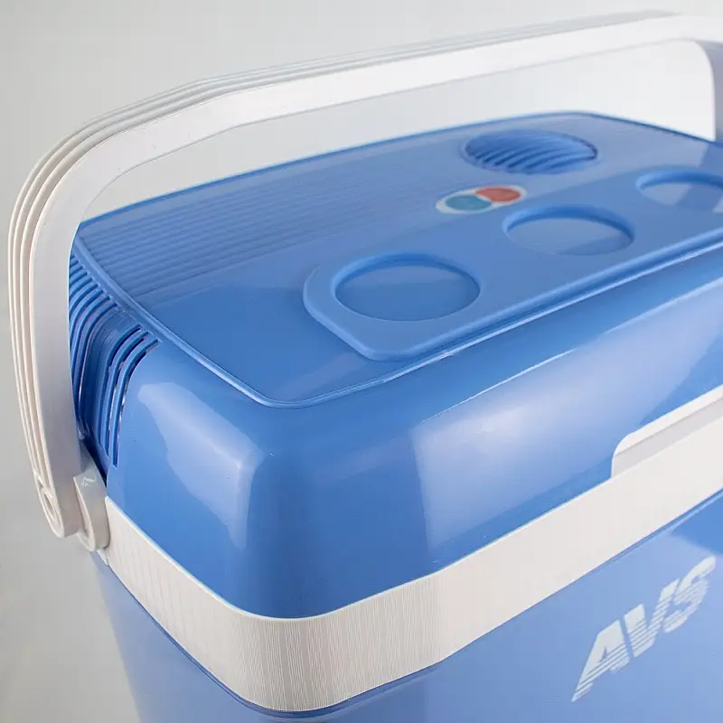 Холодильник автомобильный AVS CC-30B 30л 12V/220V (с ручкой и колёсиками)