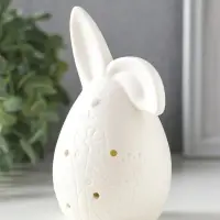 Сувенир керамика свет "Белый зайчик-яйцо с цветами на пузе" 3хLR44 6,7х6,2х11,6 см