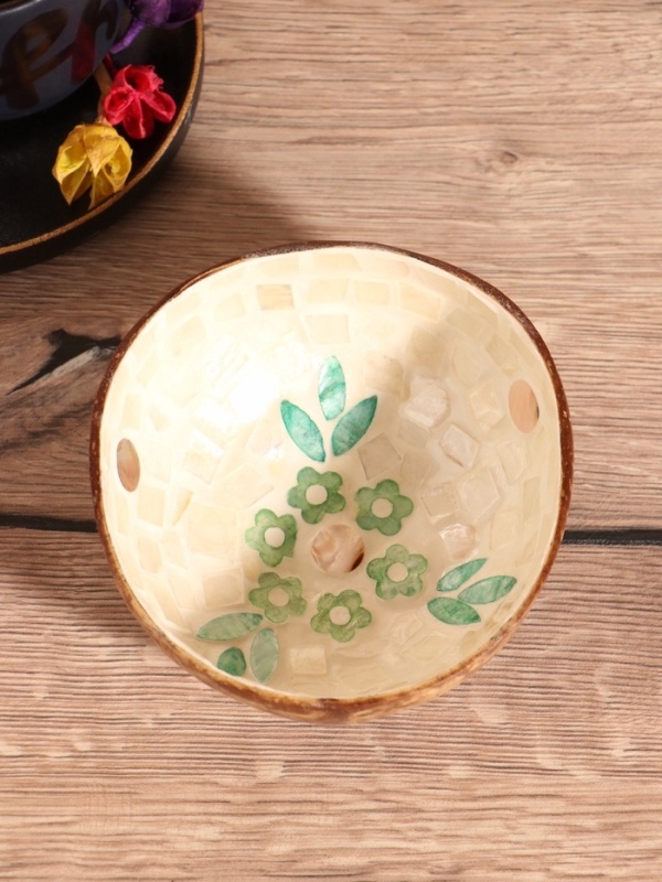 Чаша Чаша "Ягода" 14х14х6 см, кокос