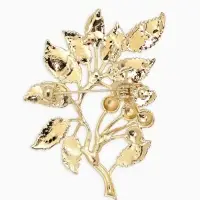 Брошь "Веточка Калины", цвет красно-коричневый в золоте Брошь "Веточка Калины", цвет красно-коричневый в золоте