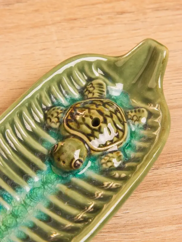 Подставка под благовония  Подставка под благовония "Черепашонок на листе" керамика, цв. МИКС, 15х6х2 см