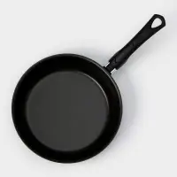 Сковорода &laquo;Классика атлас&raquo;, d=24 см, стеклянная крышка, пластиковая ручка, антипригарное покрытие, алюминий, чёрная