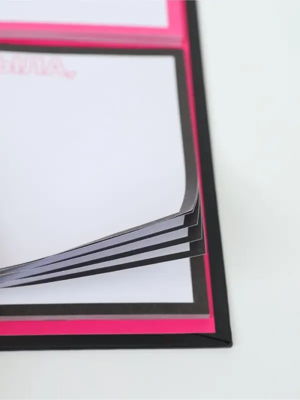 Блок бумаг для записей, стикеры, ручка Блок бумаг для записей, стикеры, ручка "Вспомнила записала"