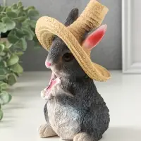 Копилка "Зайчик в шляпе с бабочкой" 19х13х12 см, серый Копилка "Зайчик в шляпе с бабочкой" 19х13х12 см, серый