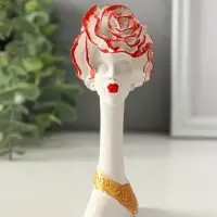 Фигура "Дама" размер 13х5 см, цвет белый с росписью, гипс Фигура "Дама" размер 13х5 см, цвет белый с росписью, гипс