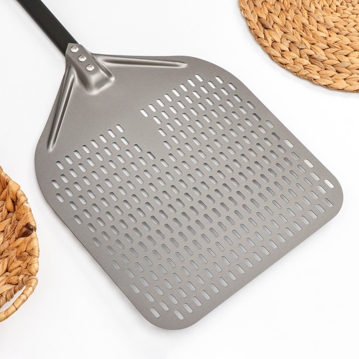 Лопатка перфорированная Priority, 115×35 см, с разборной ручкой, цвет коричневый Лопатка перфорированная Priority, 115×35 см, с разборной ручкой, цвет коричневый