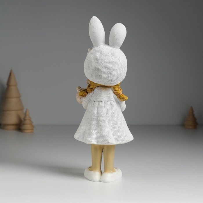 Сувенир полистоун Сувенир полистоун "Девочка в шапке с ушками, с барашком" МИКС 8х6х22 см