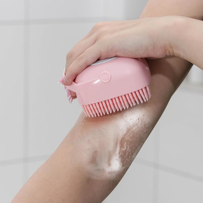 Щётка силиконовая с ёмкостью для мыла Доляна, цвет МИКС Щётка силиконовая с ёмкостью для мыла Доляна, цвет МИКС