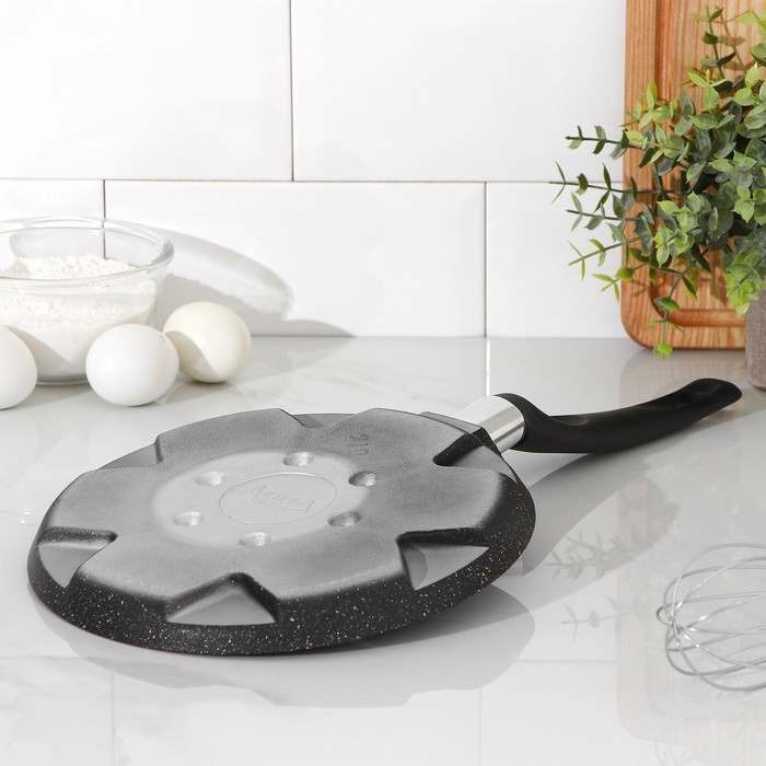 Сковорода «Оладница», d=23 см, пластиковая ручка, антипригарное покрытие, цвет чёрный Сковорода «Оладница», d=23 см, пластиковая ручка, антипригарное покрытие, цвет чёрный