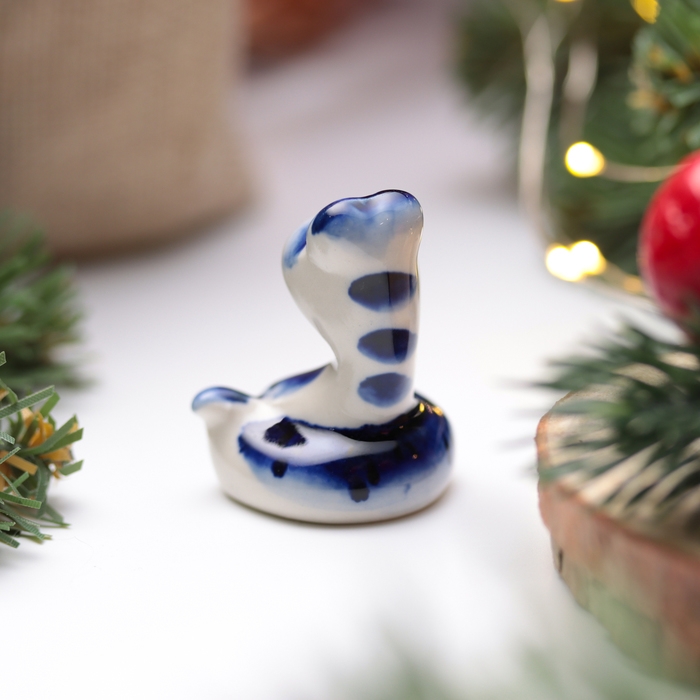 Новый год. Сувенир символ года 2025 Новый год. Сувенир символ года 2025 "Змея Кнопка", гжель, 4 см