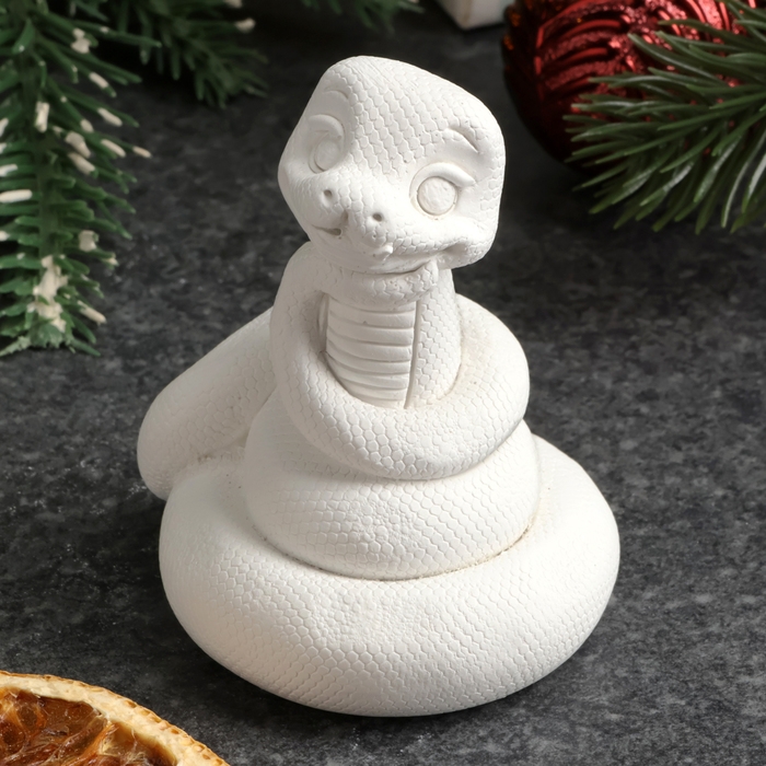 Новый год. Символ 2025. Фигура для раскраски  Новый год. Символ 2025. Фигура для раскраски "Змейка мечтает", 6х6см