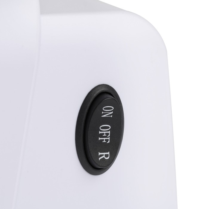 Мясорубка Econ ECO-1011MG, 1600 Вт, реверс, кеббе, белая Мясорубка Econ ECO-1011MG, 1600 Вт, реверс, кеббе, белая