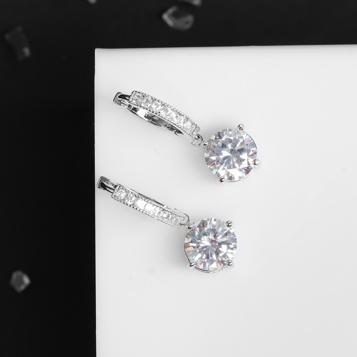 Серьги со стразами «Блум» полукруглое крепление, цвет белый в серебре Серьги со стразами «Блум» полукруглое крепление, цвет белый в серебре