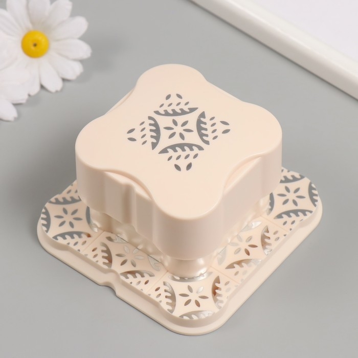 Дырокол фигурный рисунок 3,8х3,8 см "Узор колос" 6.1х6,1х4,1 см