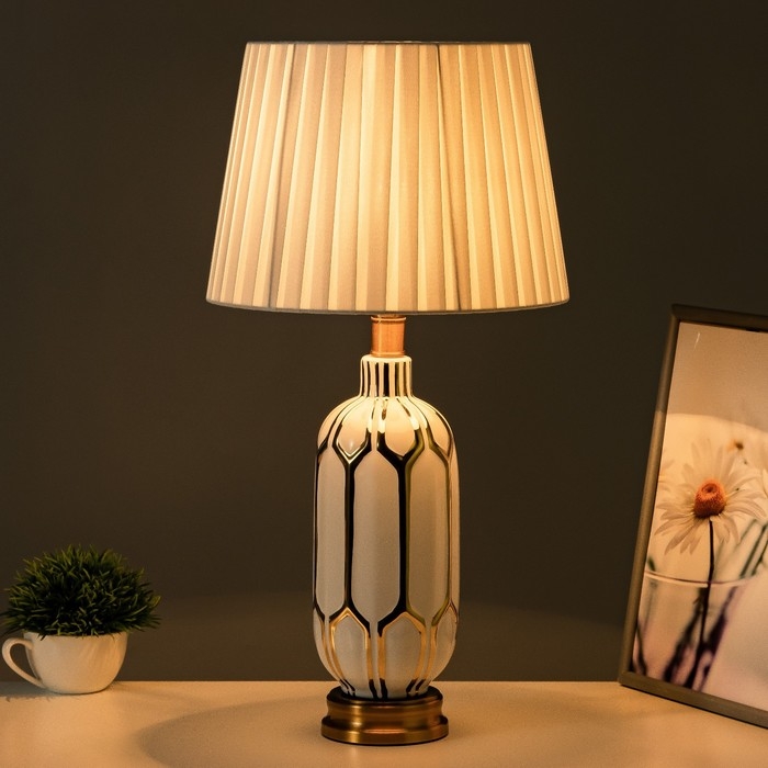 Настольная лампа Настольная лампа "Армандо" Е27 40Вт бело-золотой 28х28х55 см RISALUX