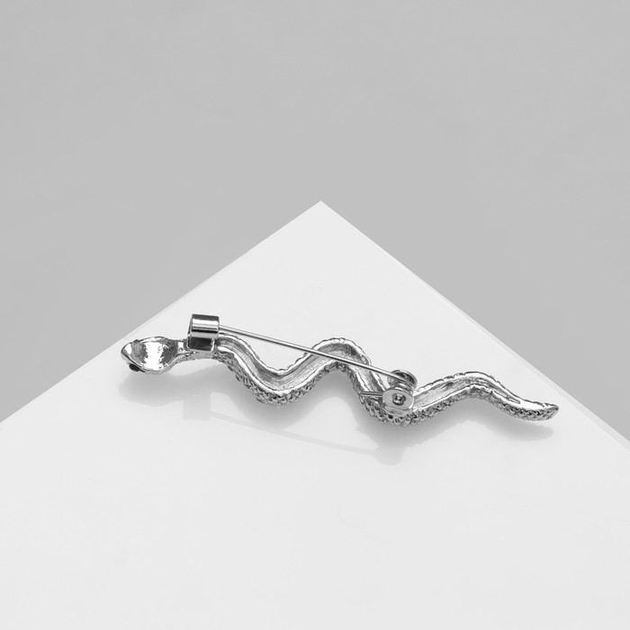 Брошь «Змейка», цвет белый в серебре