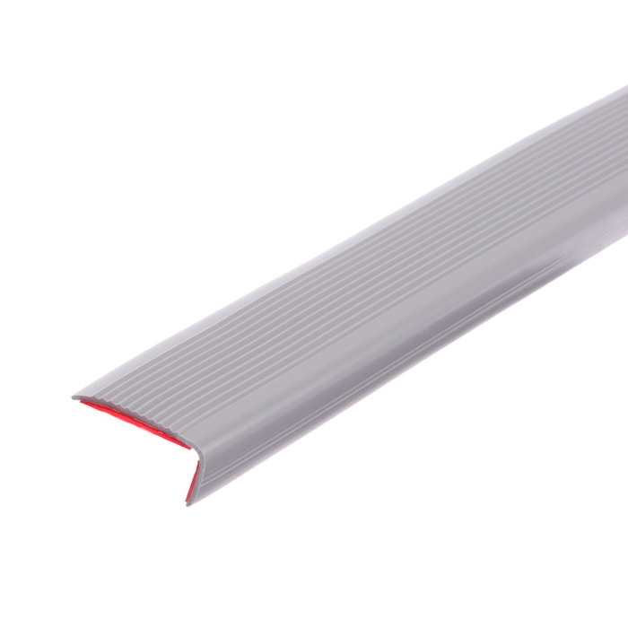 Накладка антискользящая на ступеньки угловая, 1м, серая Накладка антискользящая на ступеньки угловая, 1м, серая