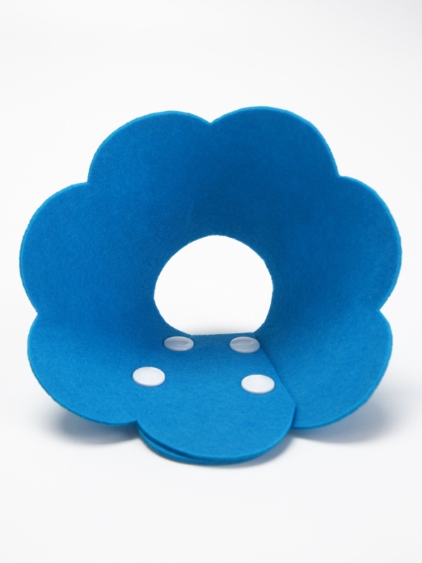 Ветеринарный воротник из фетра  Ветеринарный воротник из фетра "Ромашка", размер L, синий