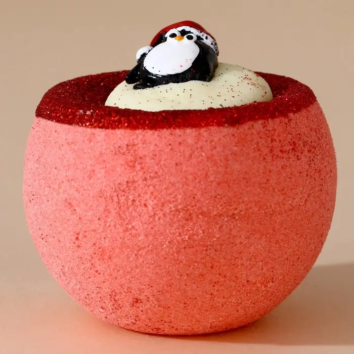 Бомбочка с игрушкой &laquo;Пингвинёнок&raquo;, 130 г, Чистое счастье