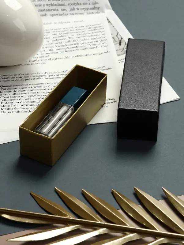 Коробочка подарочная под набор &laquo;Помада&raquo;, 4&times;12&times;4 см, чёрная