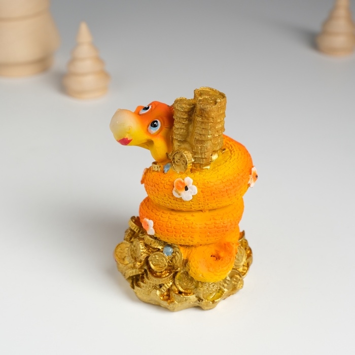 Сувенир полистоун Сувенир полистоун "Змей оранжевый с цветочками на монетах" 6х5,8х8,8 см