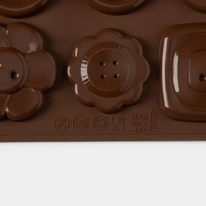 Форма для шоколада Доляна &laquo;Пуговки&raquo;, силикон, 17.4&times;16.5&times;0.4 см, 16 ячеек (d=3 см), коричневая